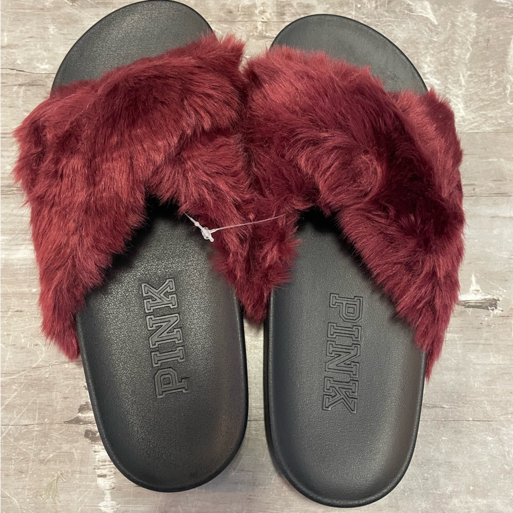VS PINK slides (size M)
